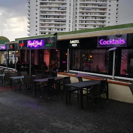 Overlooking The Ocean Lägenhet *